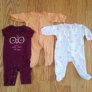❄️5/$50❄️ 0-3 month baby onesies